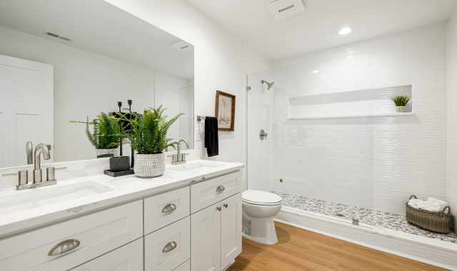 Scaffali e mensole: massimizzare lo spazio verticale